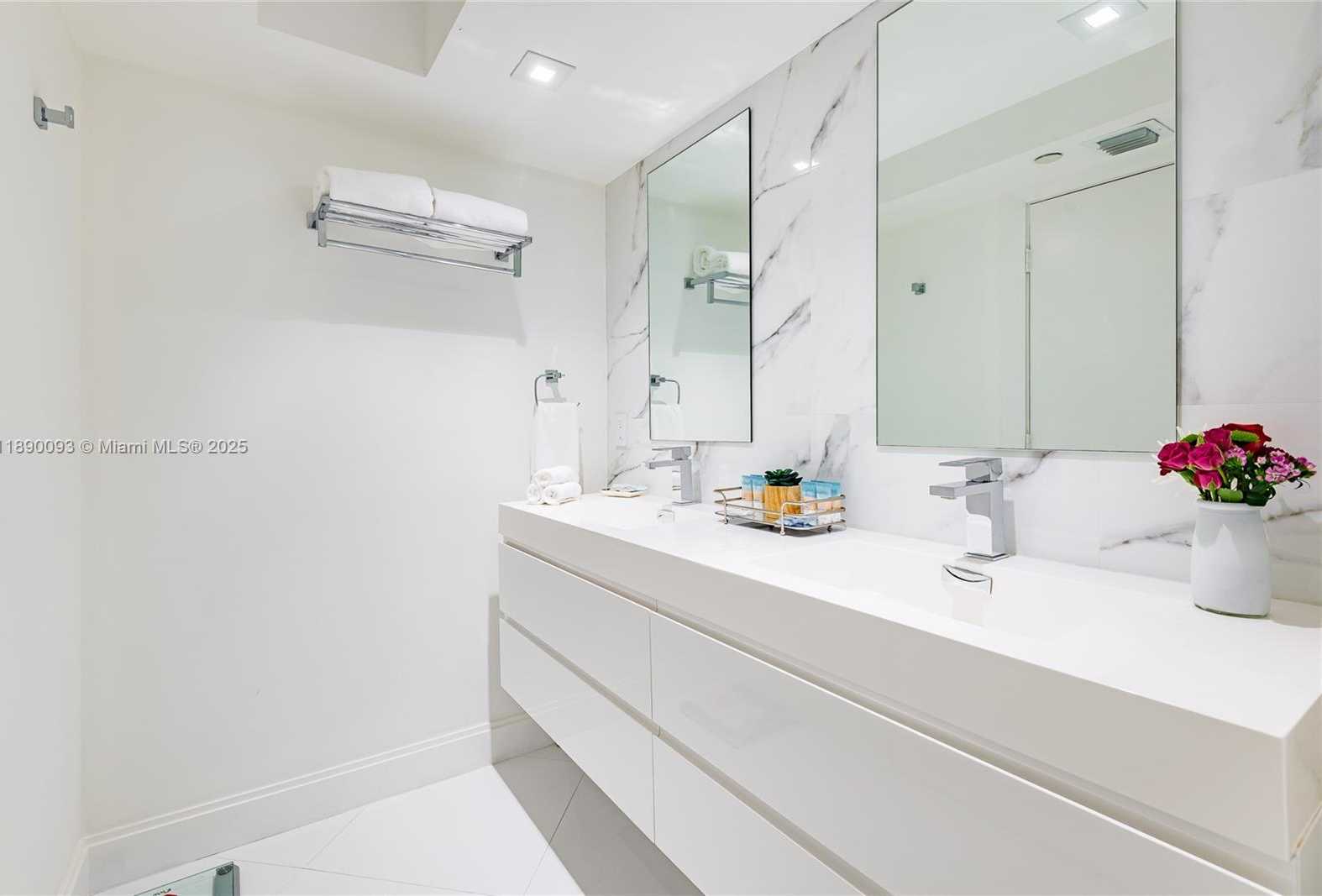 Small Image of 6917 COLLINS AVE #720, Miami Beach Number 14