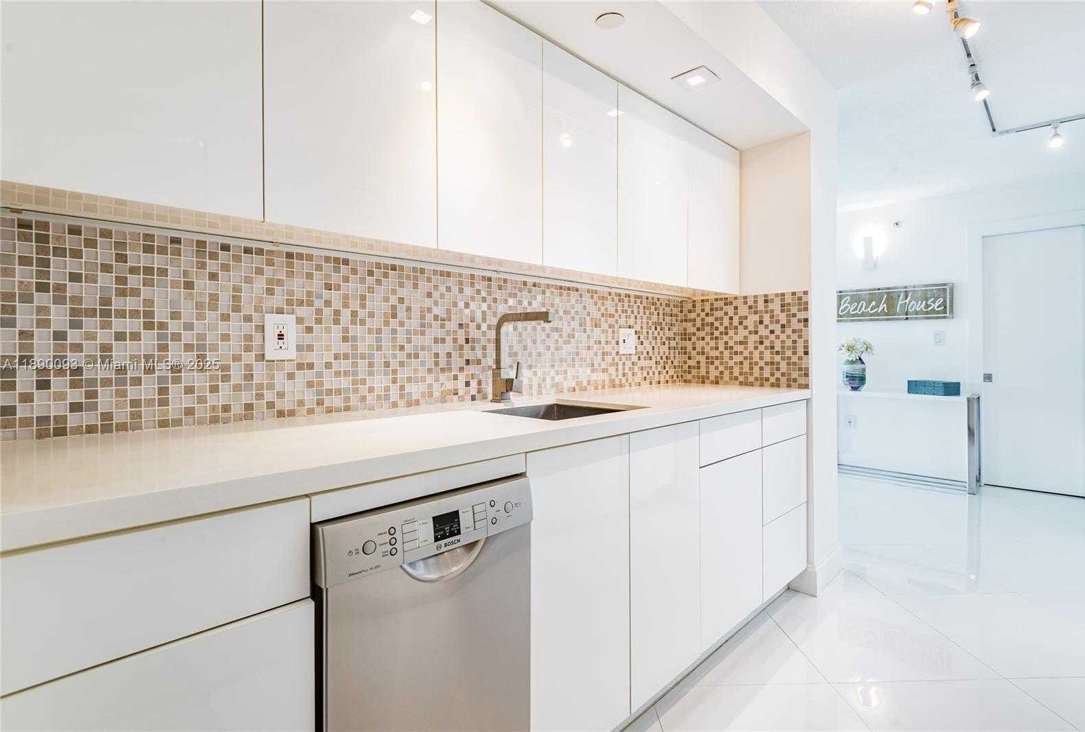 Small Image of 6917 COLLINS AVE #720, Miami Beach Number 19