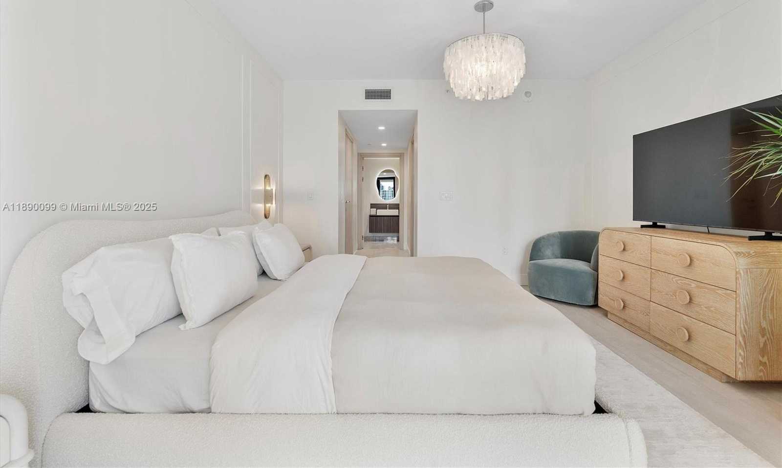 Small Image of 1000 BRICKELL PLZ #2102, Miami Number 29