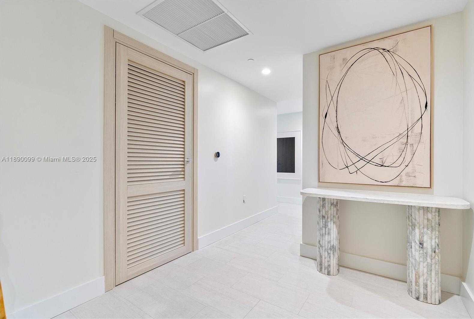 Small Image of 1000 BRICKELL PLZ #2102, Miami Number 30