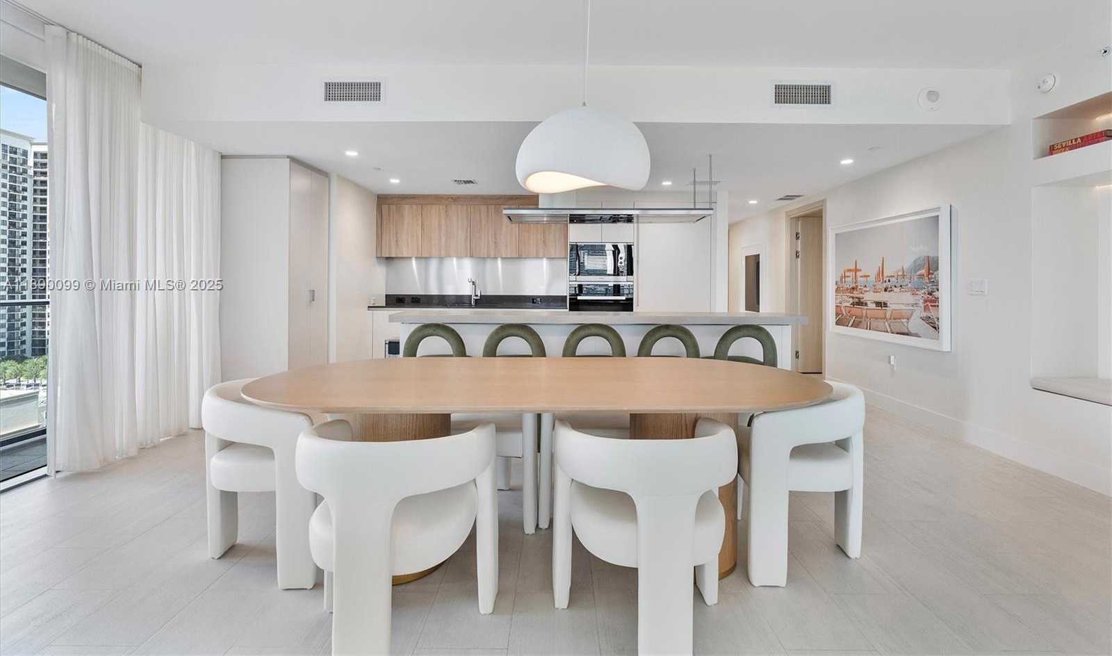 Small Image of 1000 BRICKELL PLZ #2102, Miami Number 6