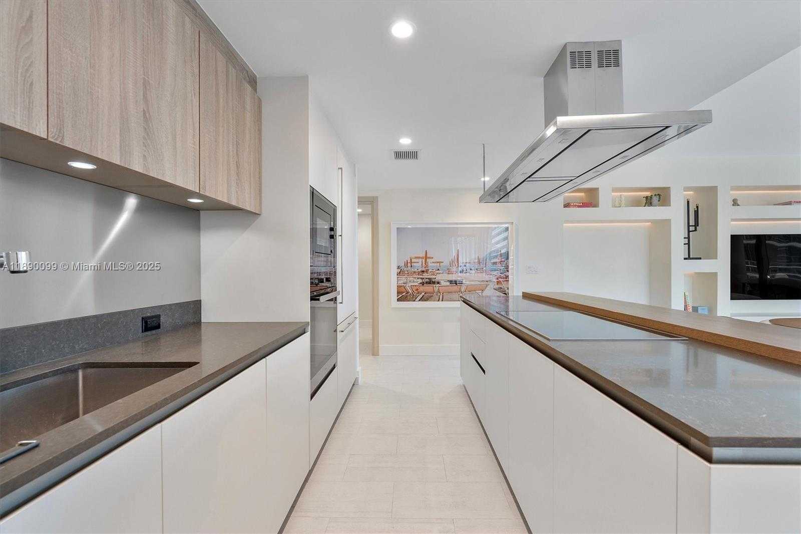Small Image of 1000 BRICKELL PLZ #2102, Miami Number 9