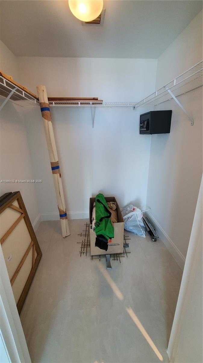 Small Image of 253 NORTH EAST 2ND ST #2709, Miami Number 15