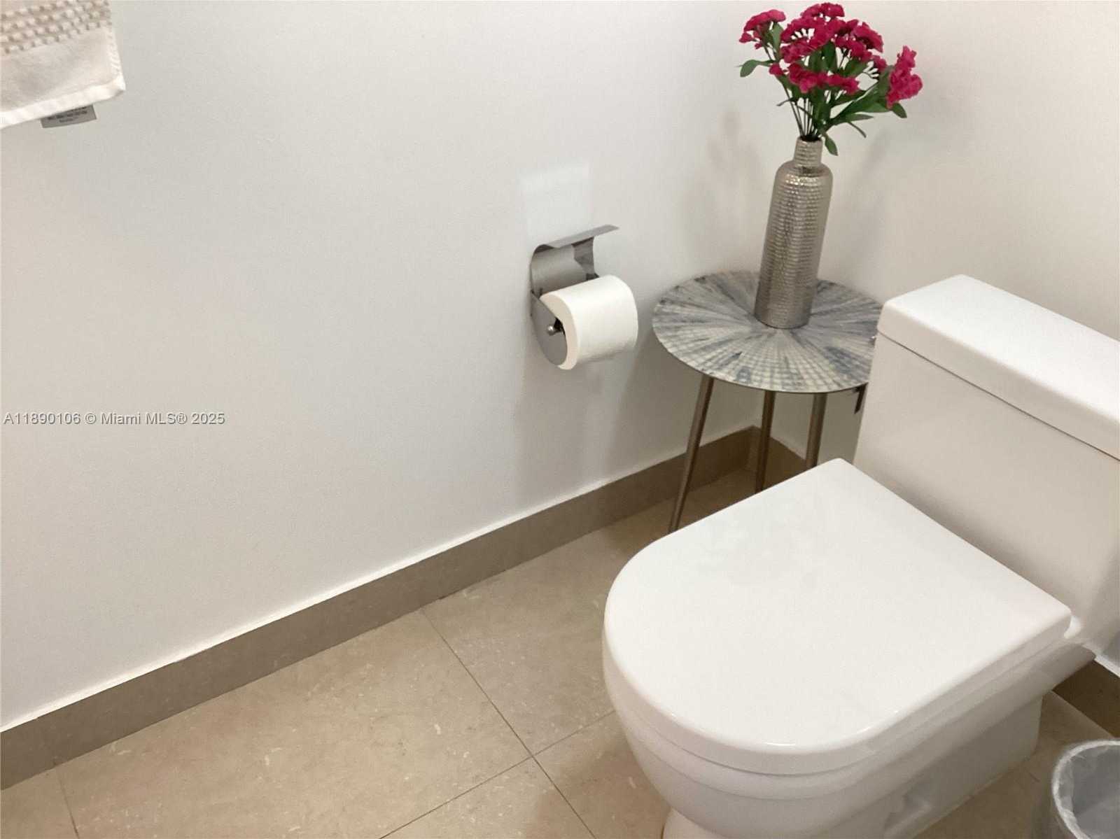 Small Image of 460 POINCIANA DR #1610, Sunny Isles Beach Number 14