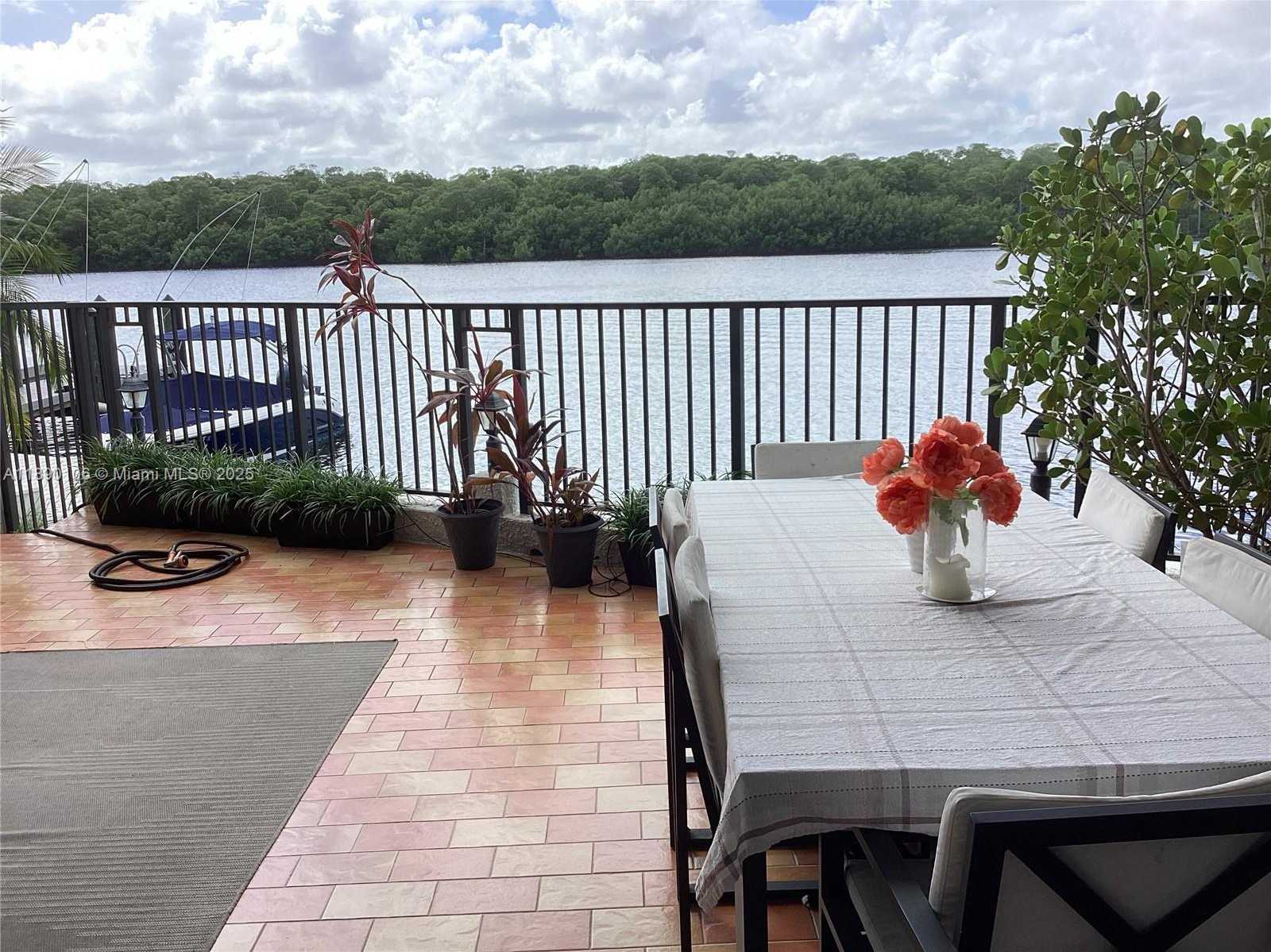Small Image of 460 POINCIANA DR #1610, Sunny Isles Beach Number 2