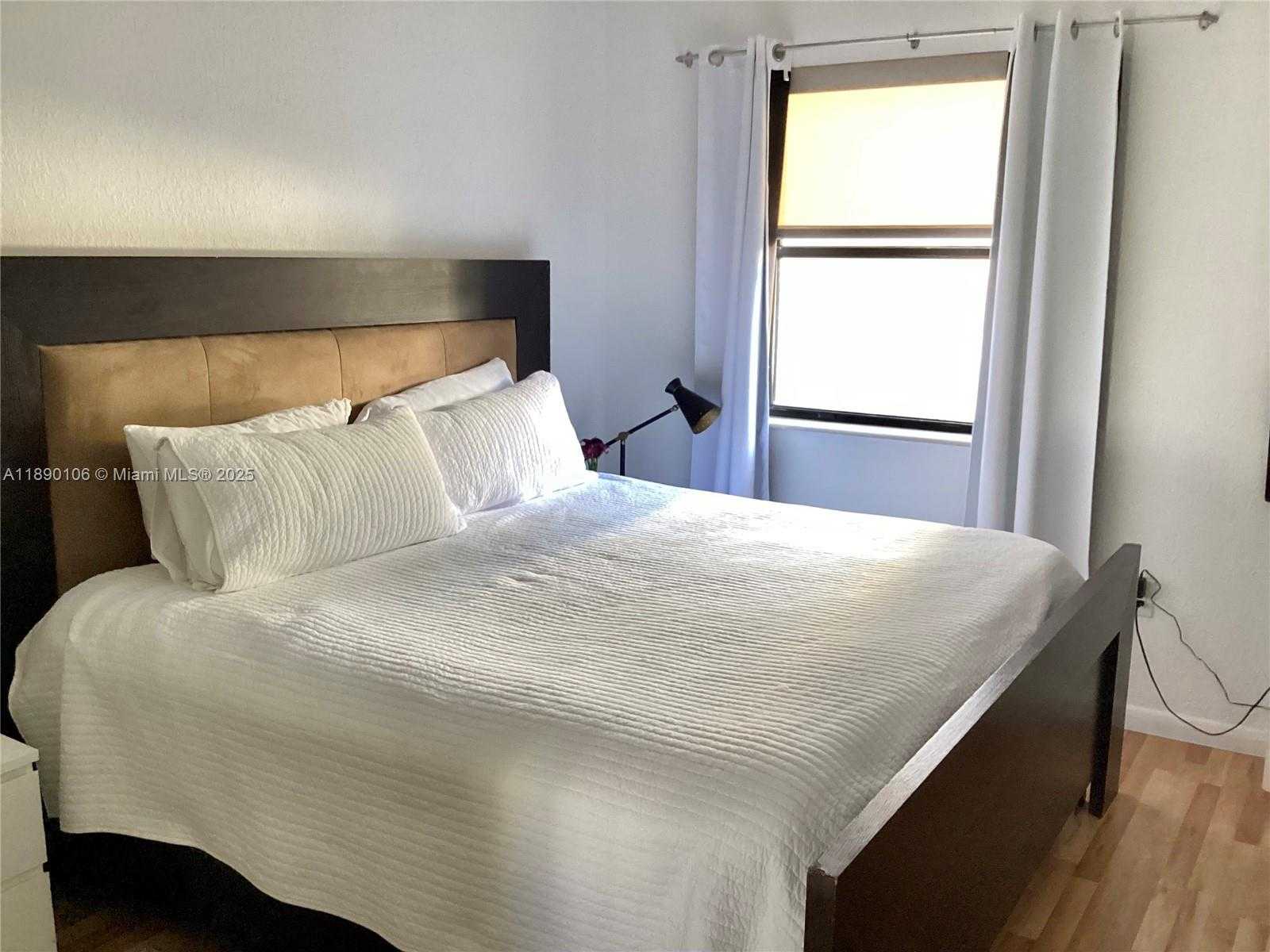 Small Image of 460 POINCIANA DR #1610, Sunny Isles Beach Number 24