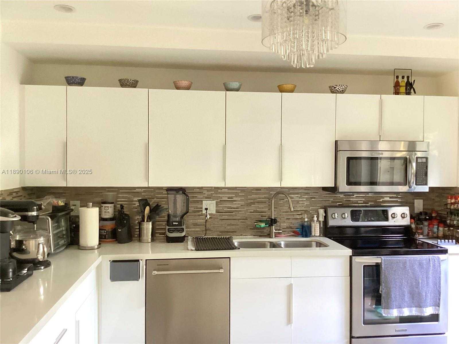 Small Image of 460 POINCIANA DR #1610, Sunny Isles Beach Number 8