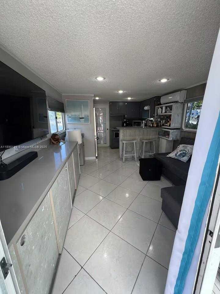 Small Image of 100 MORRIS LN #B-2, Key Largo Number 11