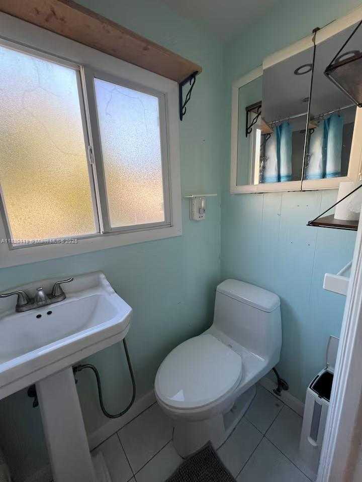 Small Image of 100 MORRIS LN #B-2, Key Largo Number 24