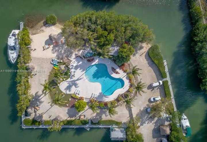 Small Image of 100 MORRIS LN #B-2, Key Largo Number 3