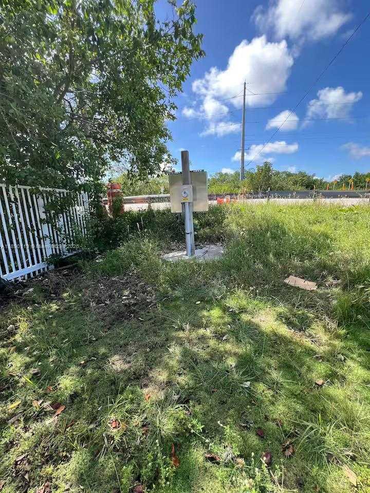 Small Image of 100 MORRIS LN #B-2, Key Largo Number 32