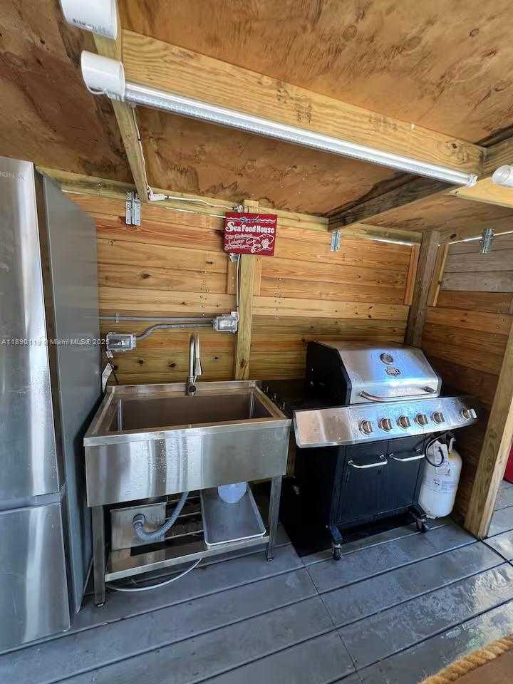 Small Image of 100 MORRIS LN #B-2, Key Largo Number 34