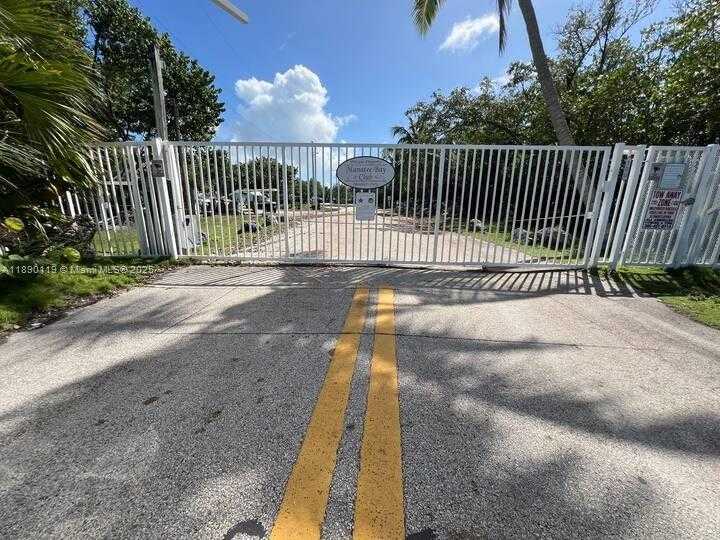 Small Image of 100 MORRIS LN #B-2, Key Largo Number 40
