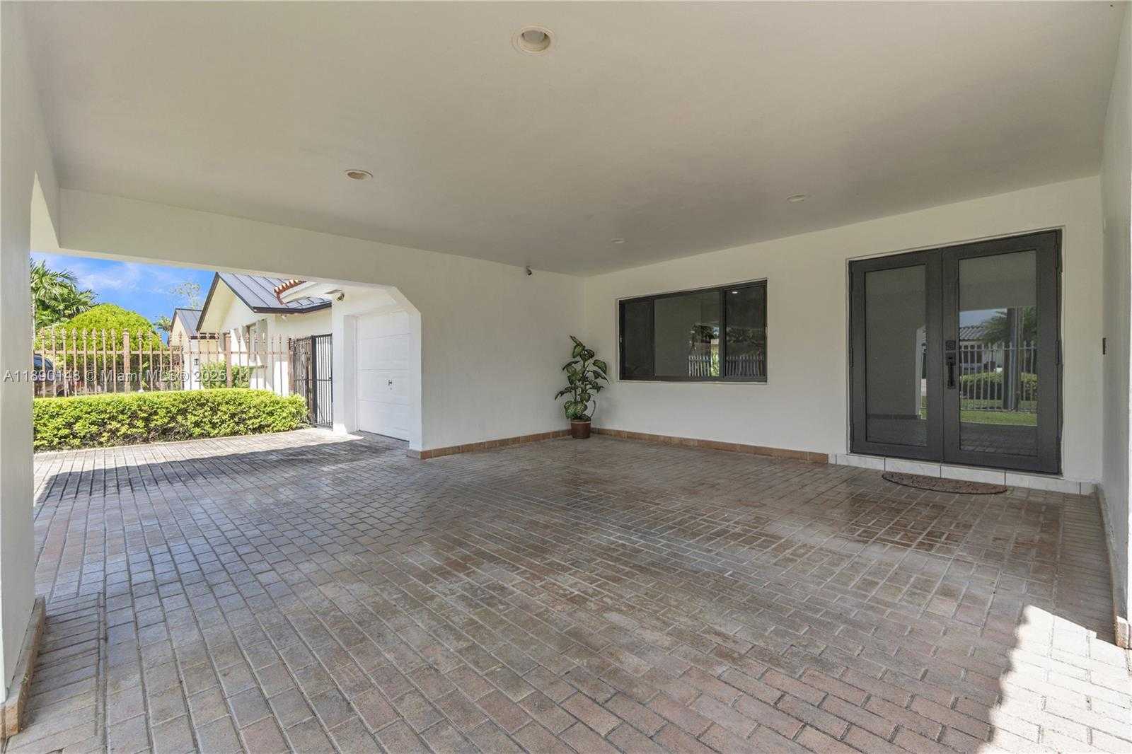 Small Image of 631 SOUTH WEST 102ND AVE, Miami Number 3