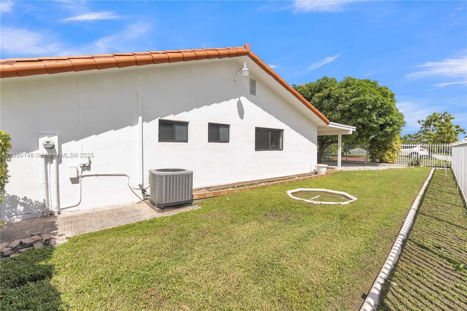 Small Image of 631 SOUTH WEST 102ND AVE, Miami Number 36
