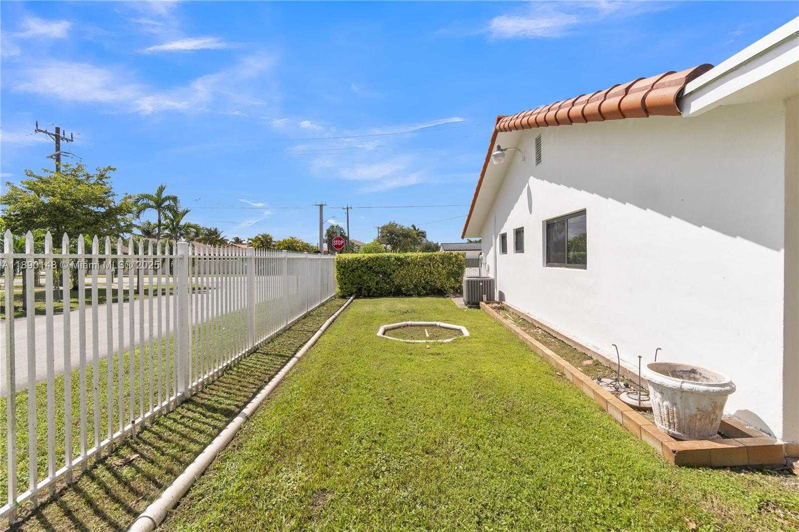 Small Image of 631 SOUTH WEST 102ND AVE, Miami Number 37