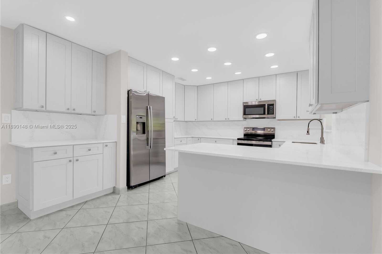Small Image of 631 SOUTH WEST 102ND AVE, Miami Number 6