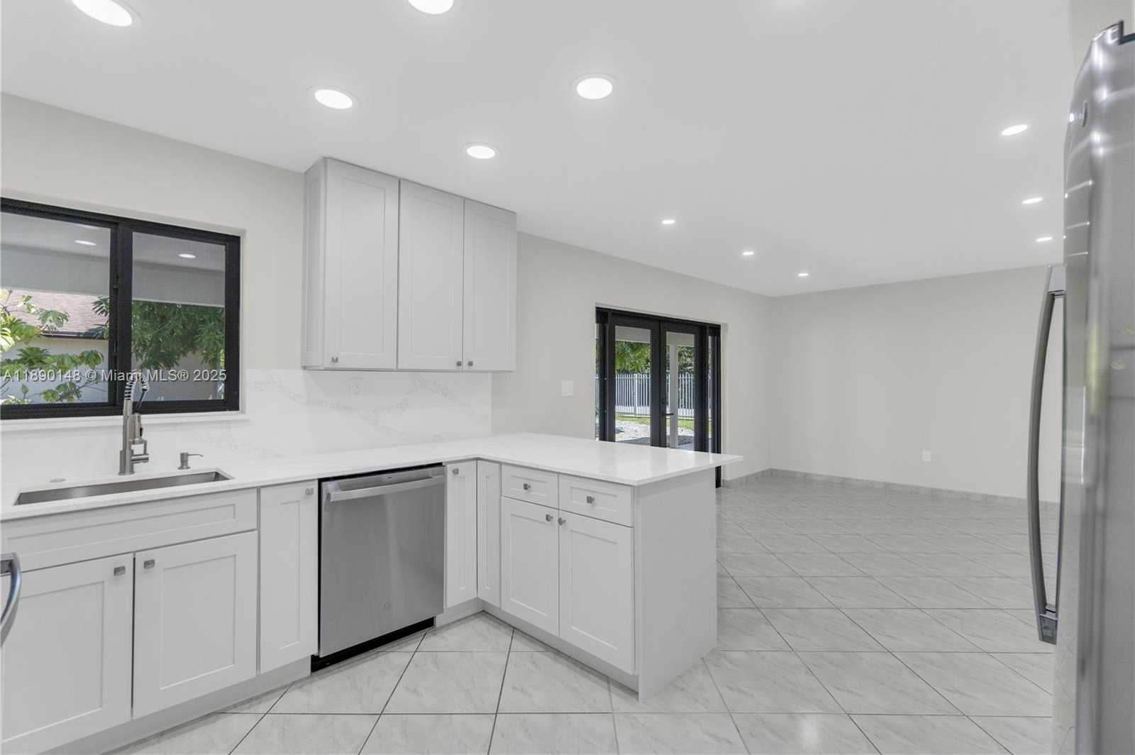 Small Image of 631 SOUTH WEST 102ND AVE, Miami Number 7