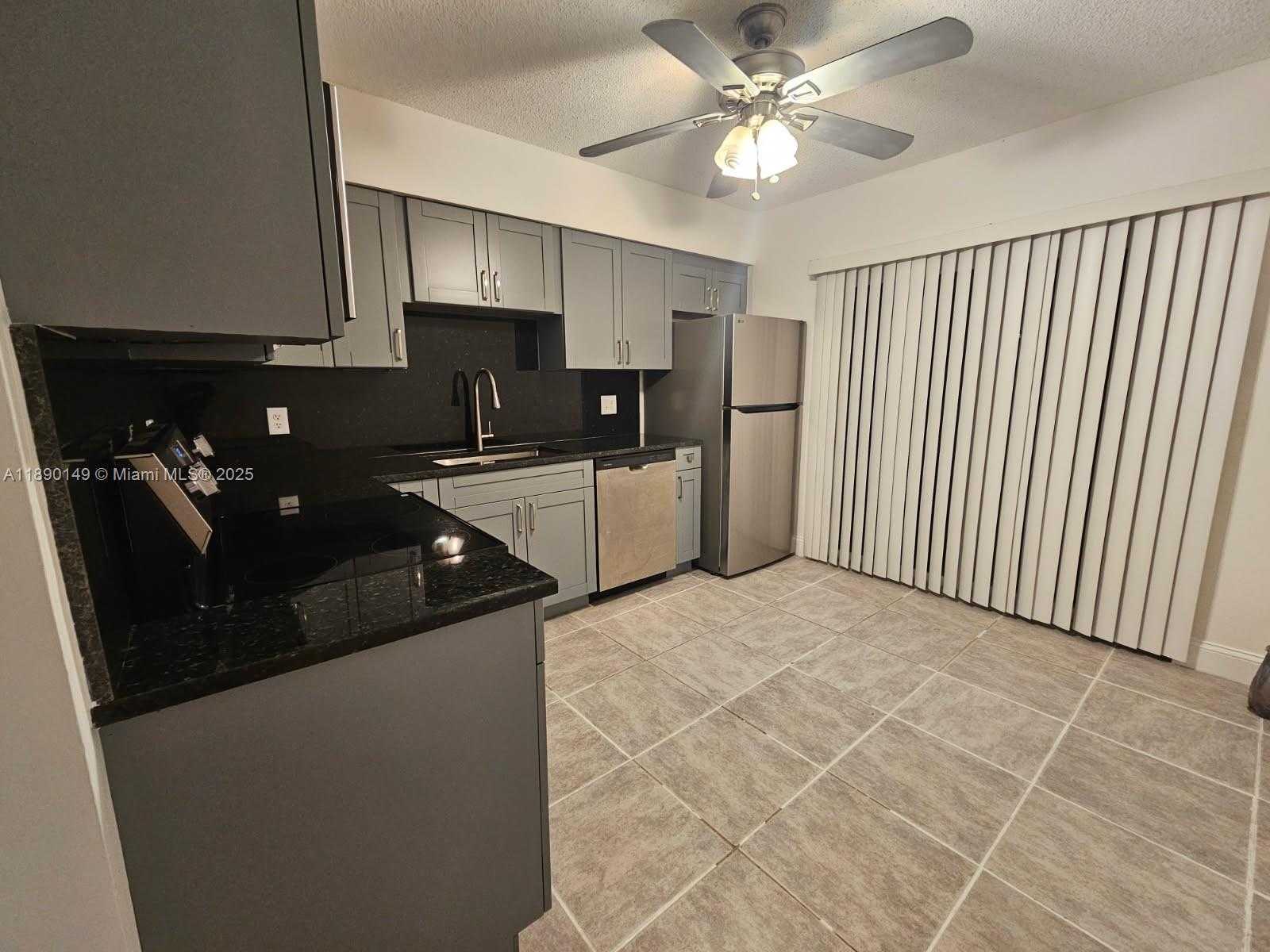 Small Image of Hollywood Number 2