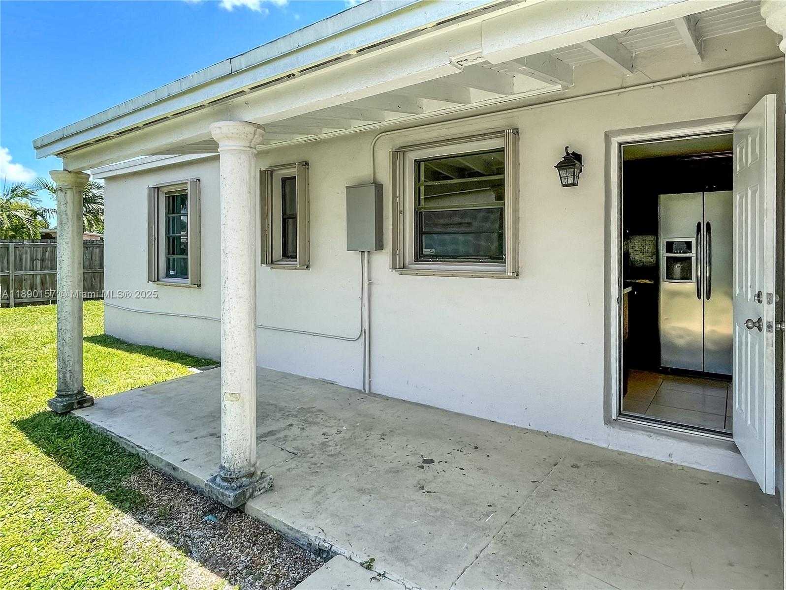Small Image of 5245 SOUTH WEST 98TH CT, Miami Number 17