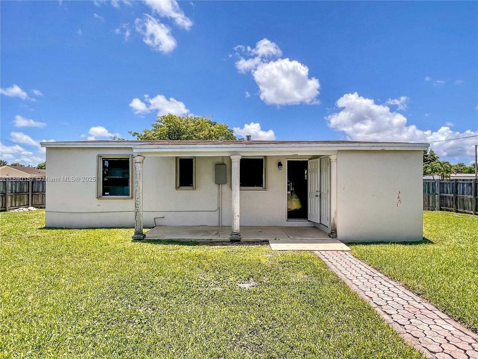 Small Image of 5245 SOUTH WEST 98TH CT, Miami Number 20