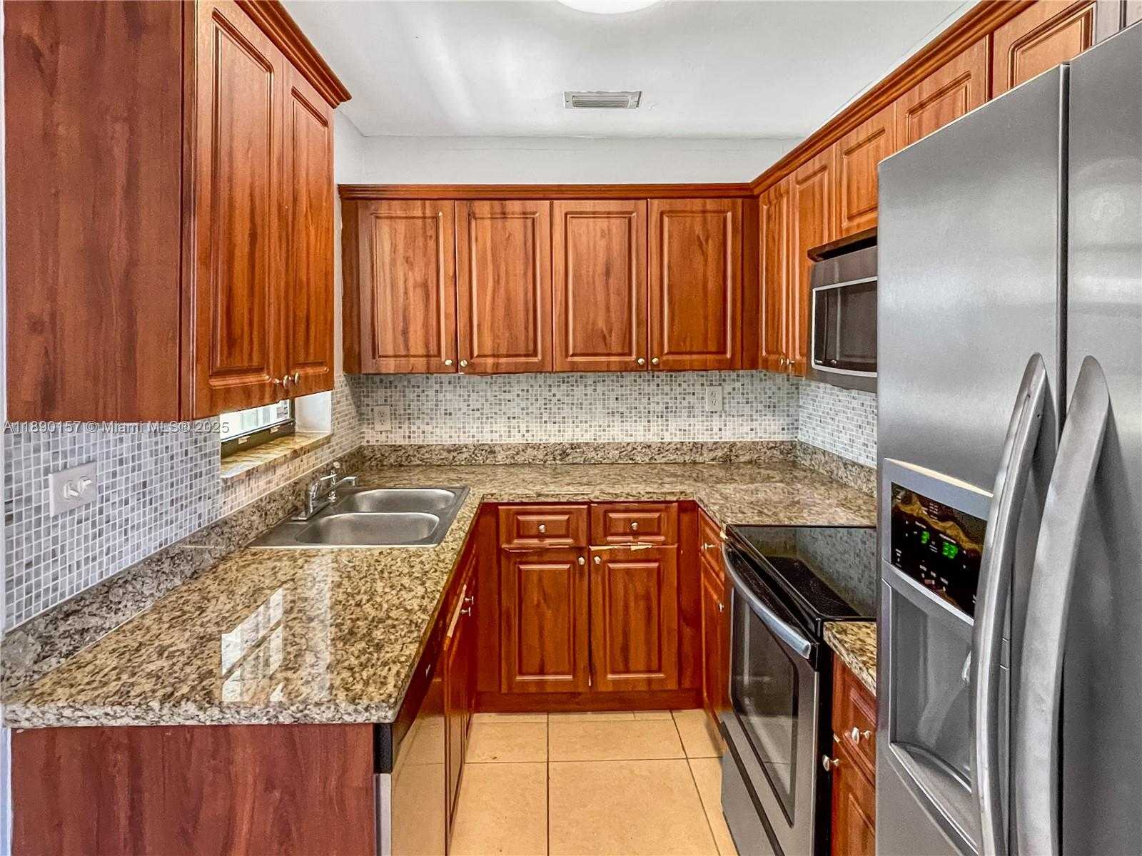 Small Image of 5245 SOUTH WEST 98TH CT, Miami Number 7