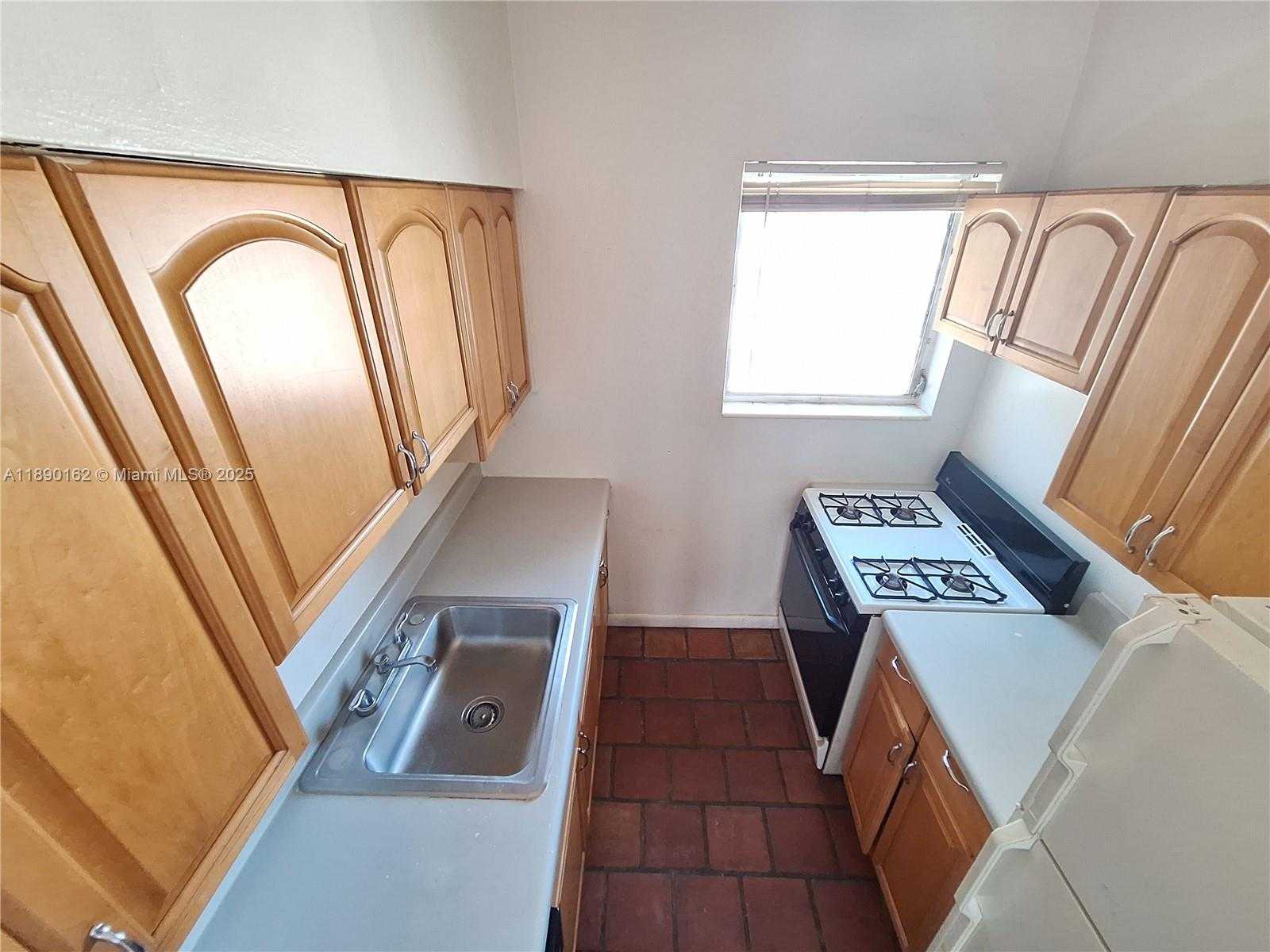 Small Image of 1770 MERIDIAN AVE #202, Miami Beach Number 18