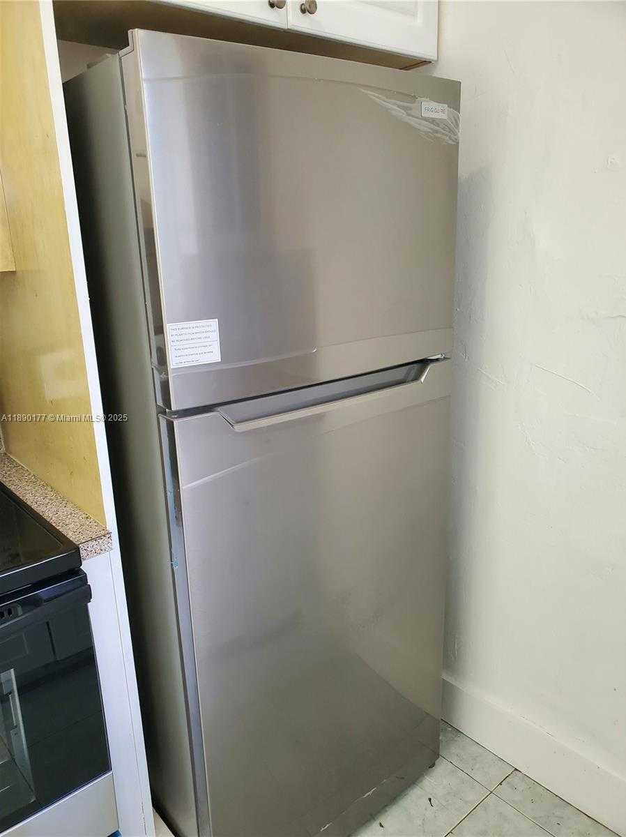 Small Image of 1240 NORTH EAST 143RD ST, North Miami Number 11