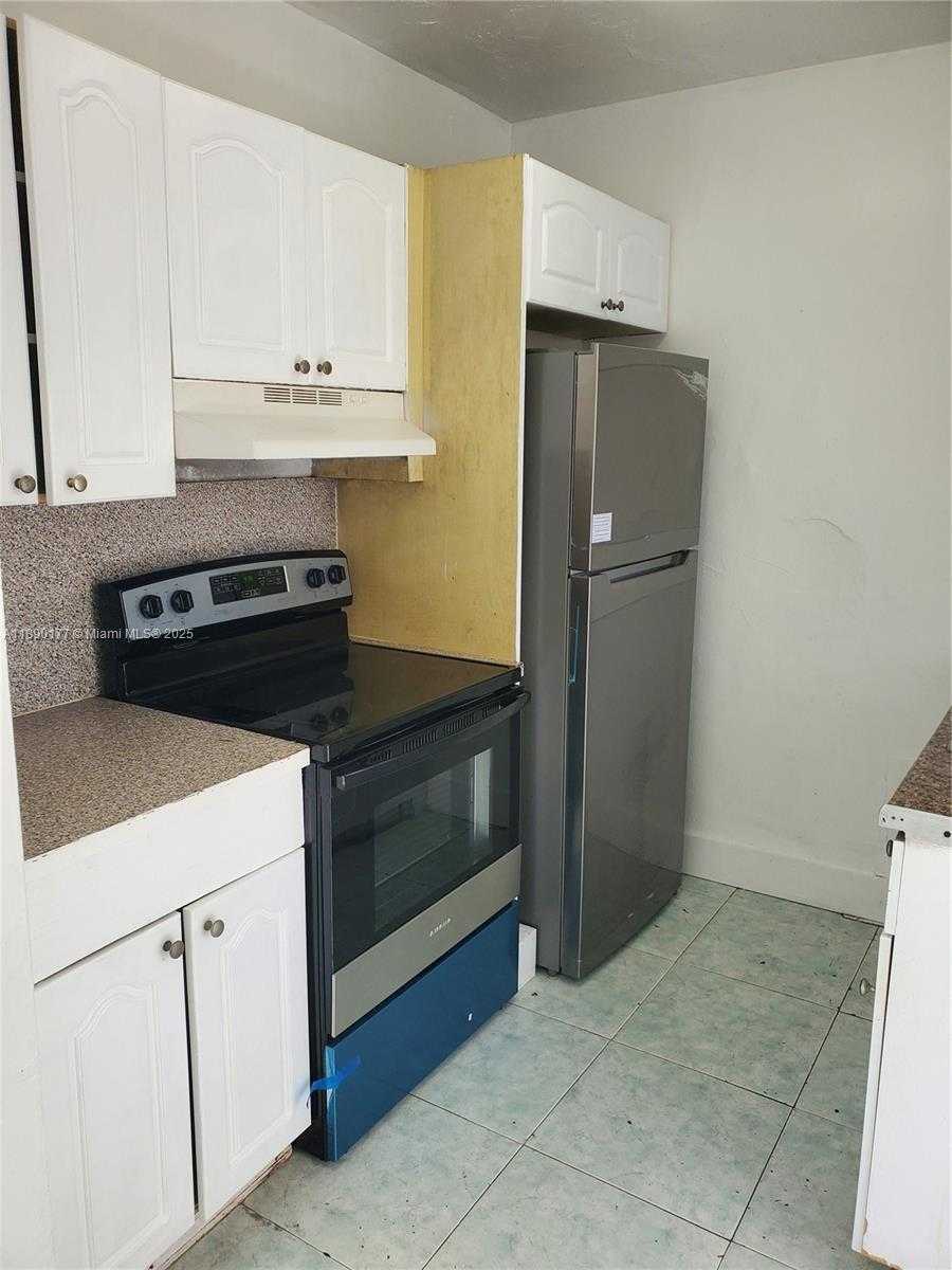 Small Image of 1240 NORTH EAST 143RD ST, North Miami Number 12