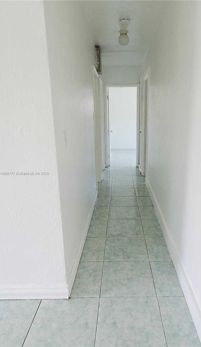 Small Image of 1240 NORTH EAST 143RD ST, North Miami Number 4