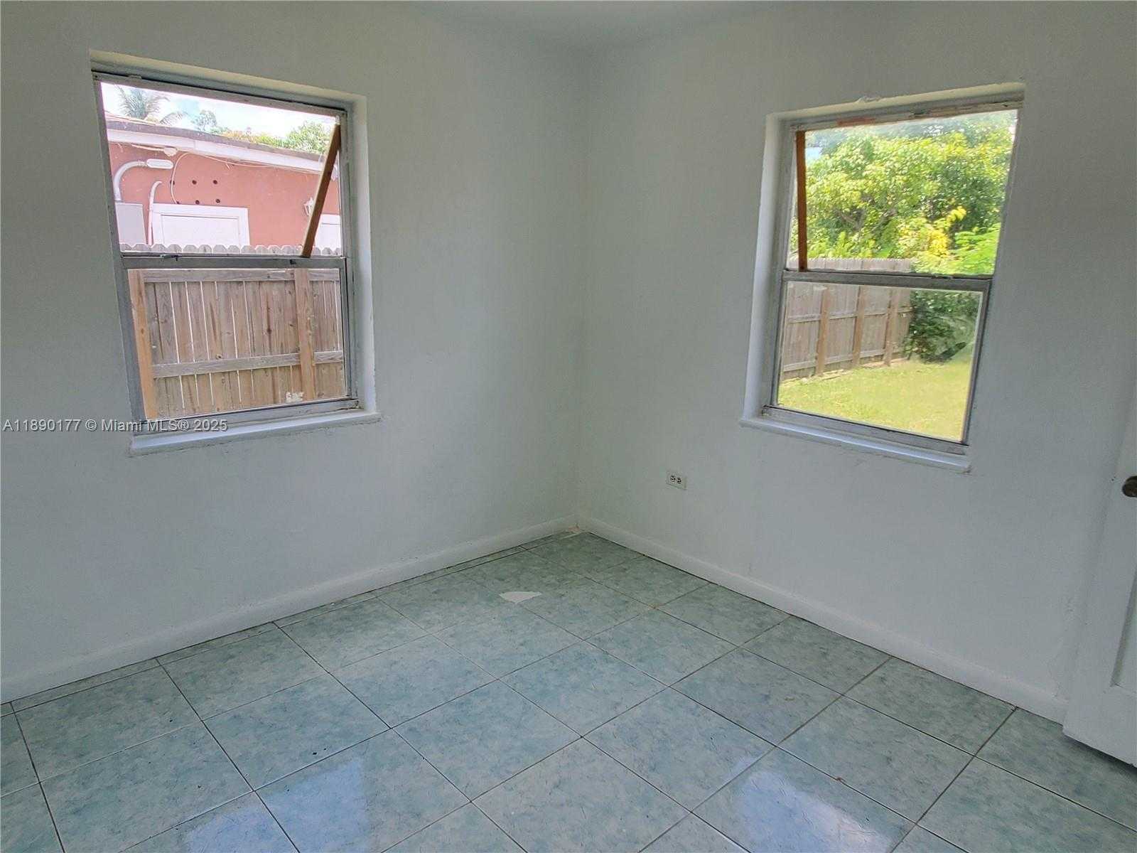 Small Image of 1240 NORTH EAST 143RD ST, North Miami Number 6