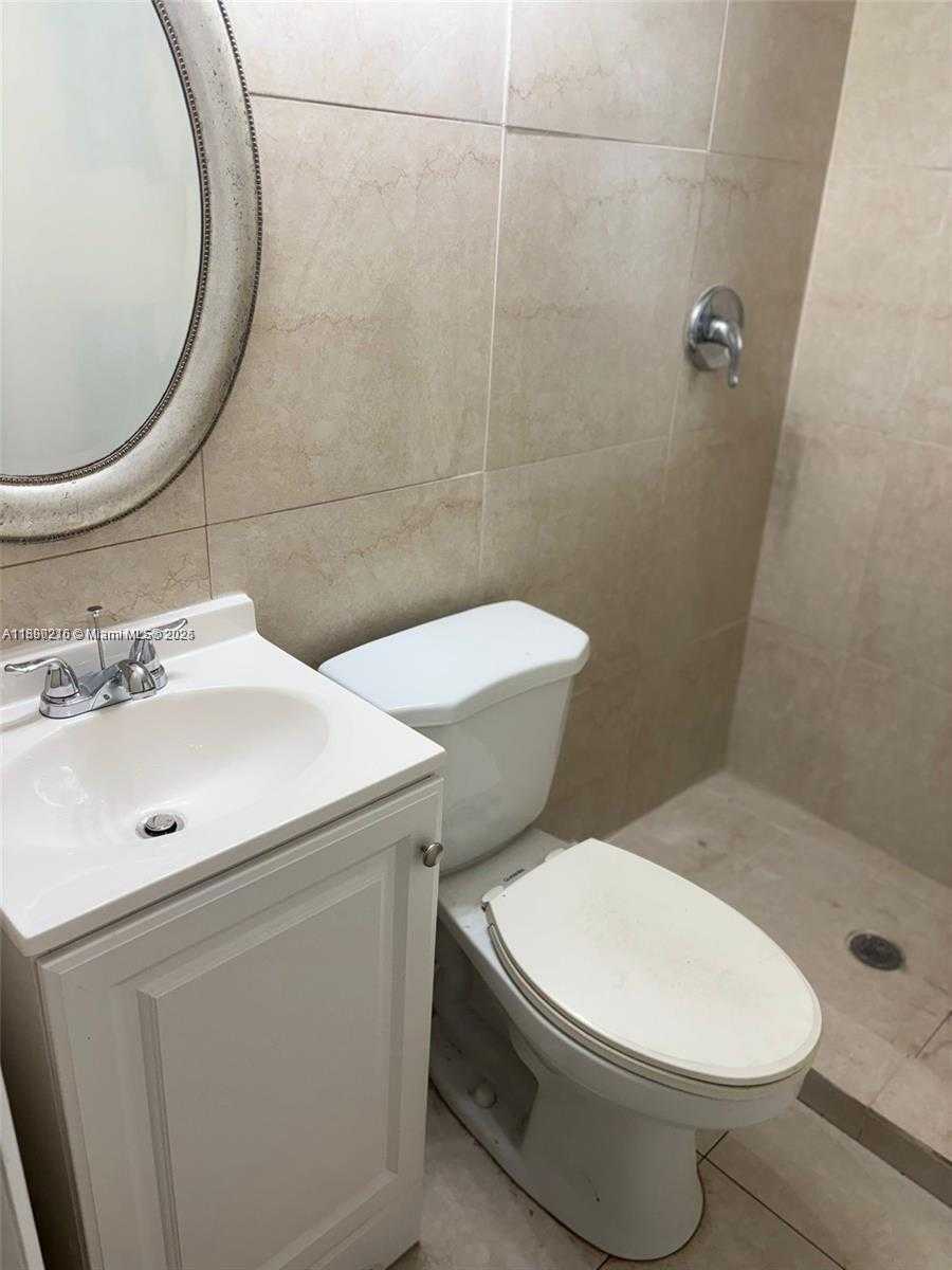 Small Image of 2750 PIERCE ST #3, Hollywood Number 20