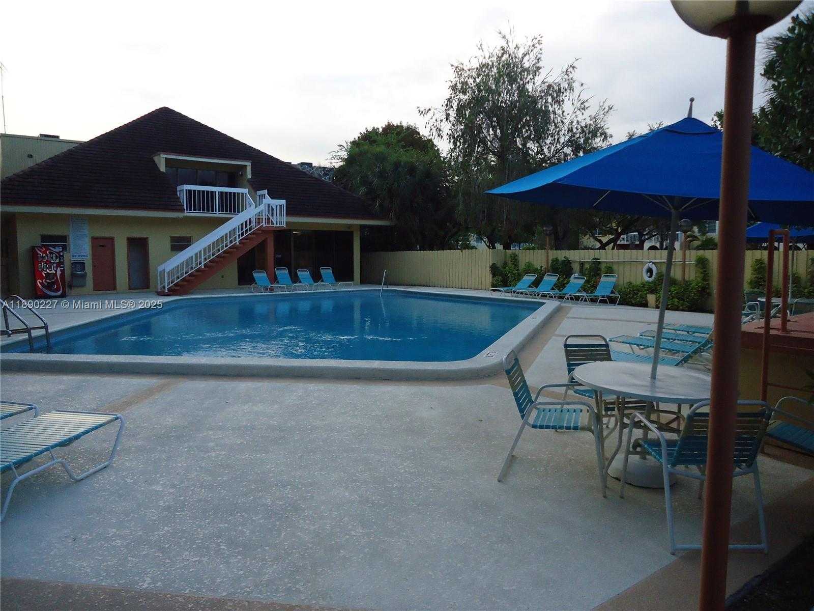 Small Image of 7845 CAMINO REAL #205, Miami Number 9