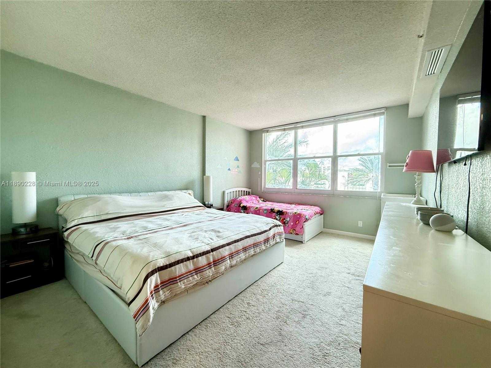 Small Image of 2501 SOUTH OCEAN DR #330, Hollywood Number 5