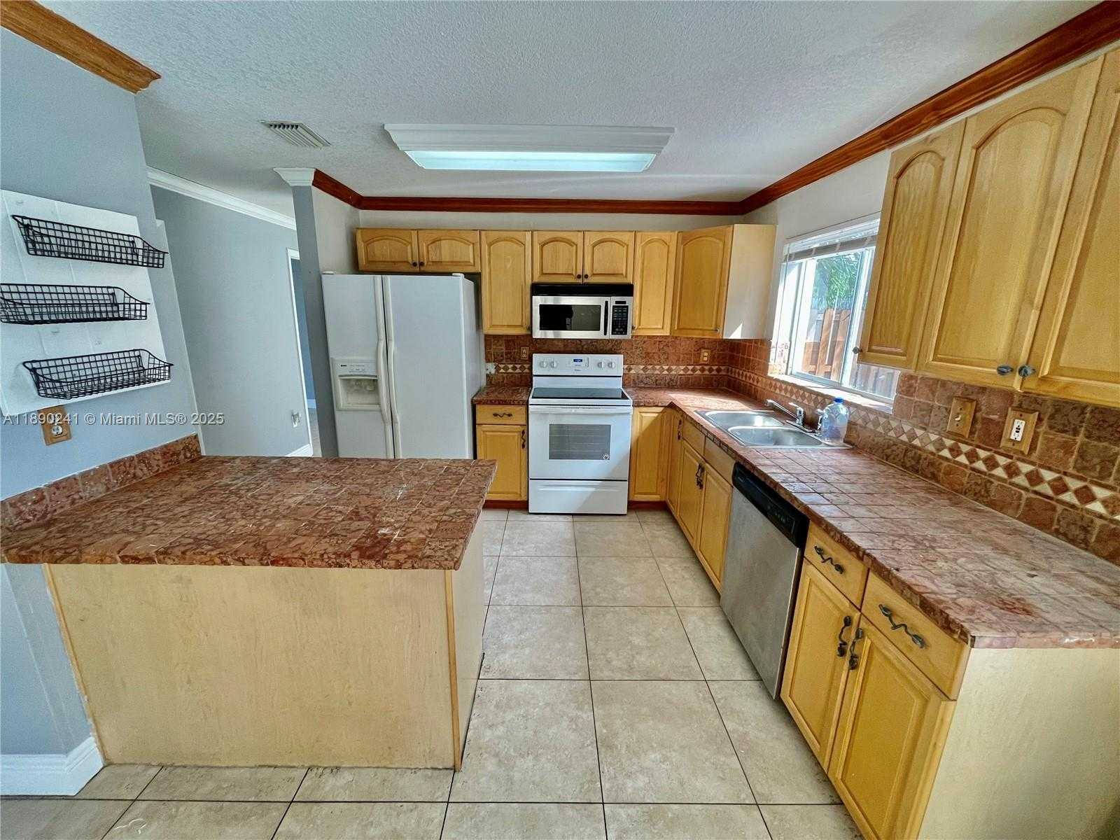 Small Image of 10223 SOUTH WEST 156TH AVE #10223, Miami Number 8