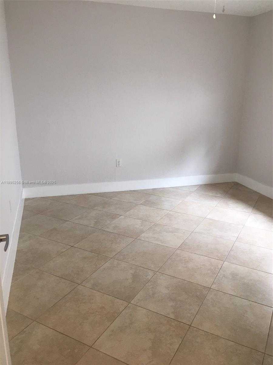 Small Image of 125 EDGEWATER DR #11, Coral Gables Number 17