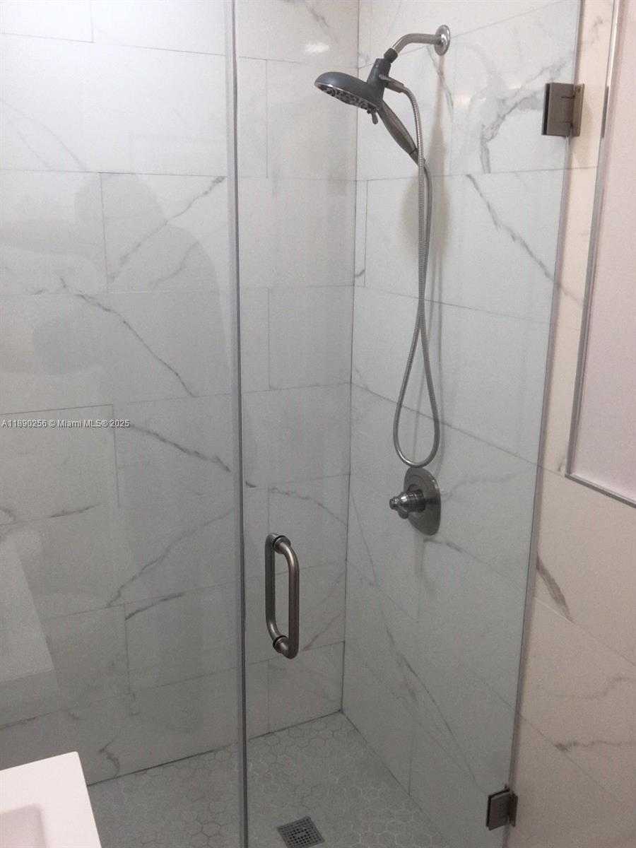 Small Image of 125 EDGEWATER DR #11, Coral Gables Number 21