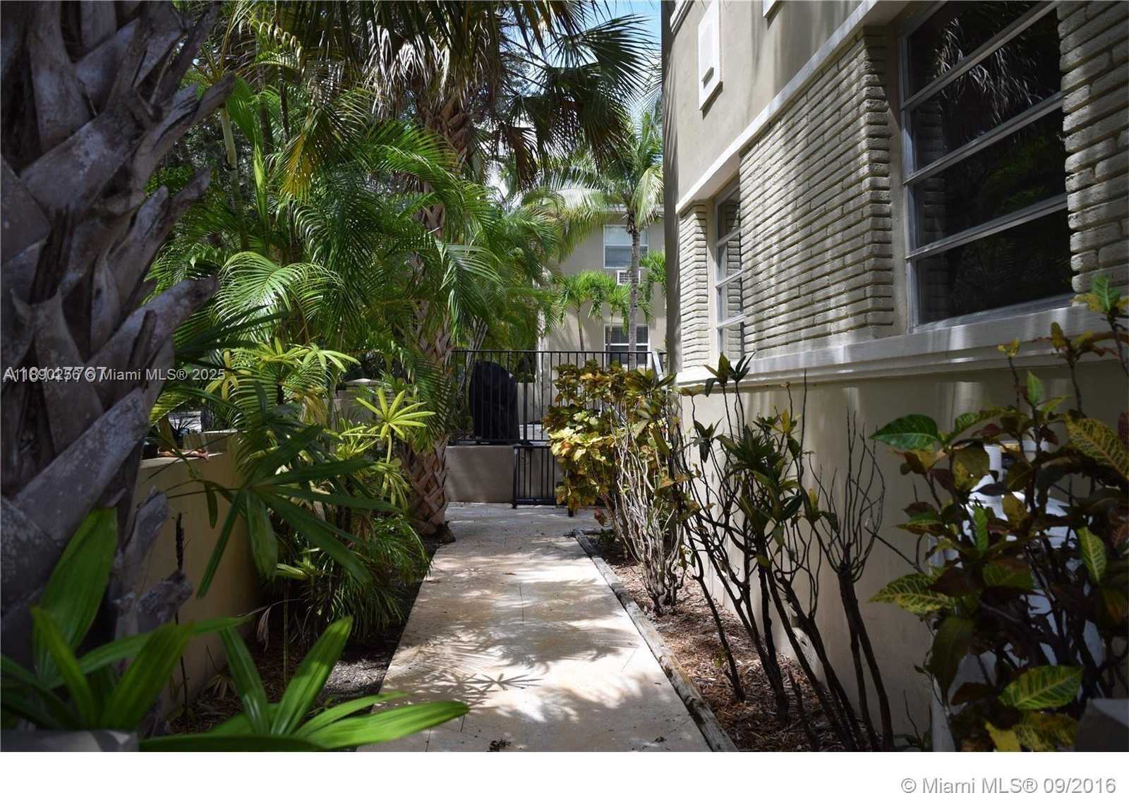 Small Image of 125 EDGEWATER DR #11, Coral Gables Number 25