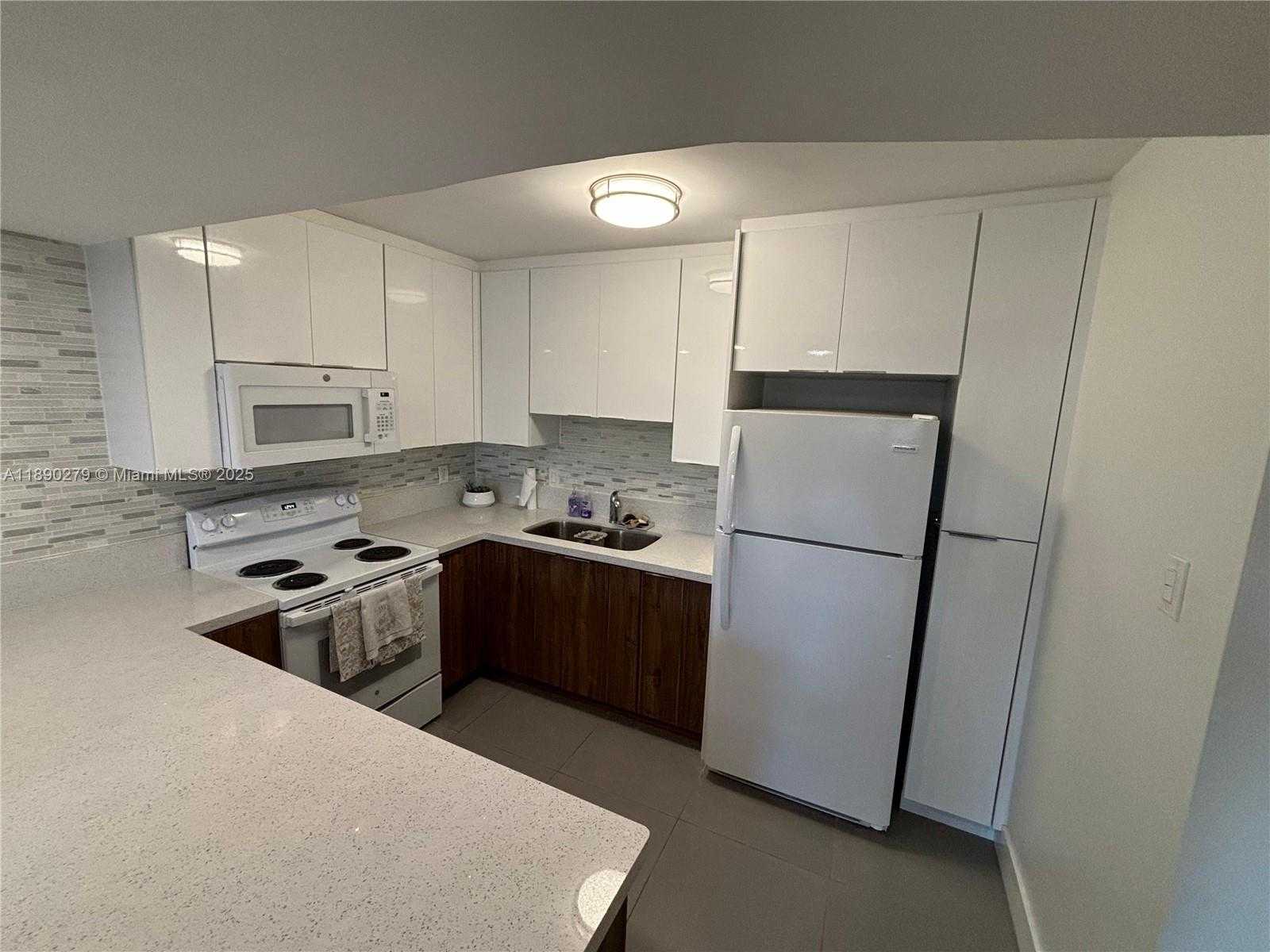 Small Image of 15325 SOUTH WEST 106TH TER #608, Miami Number 2