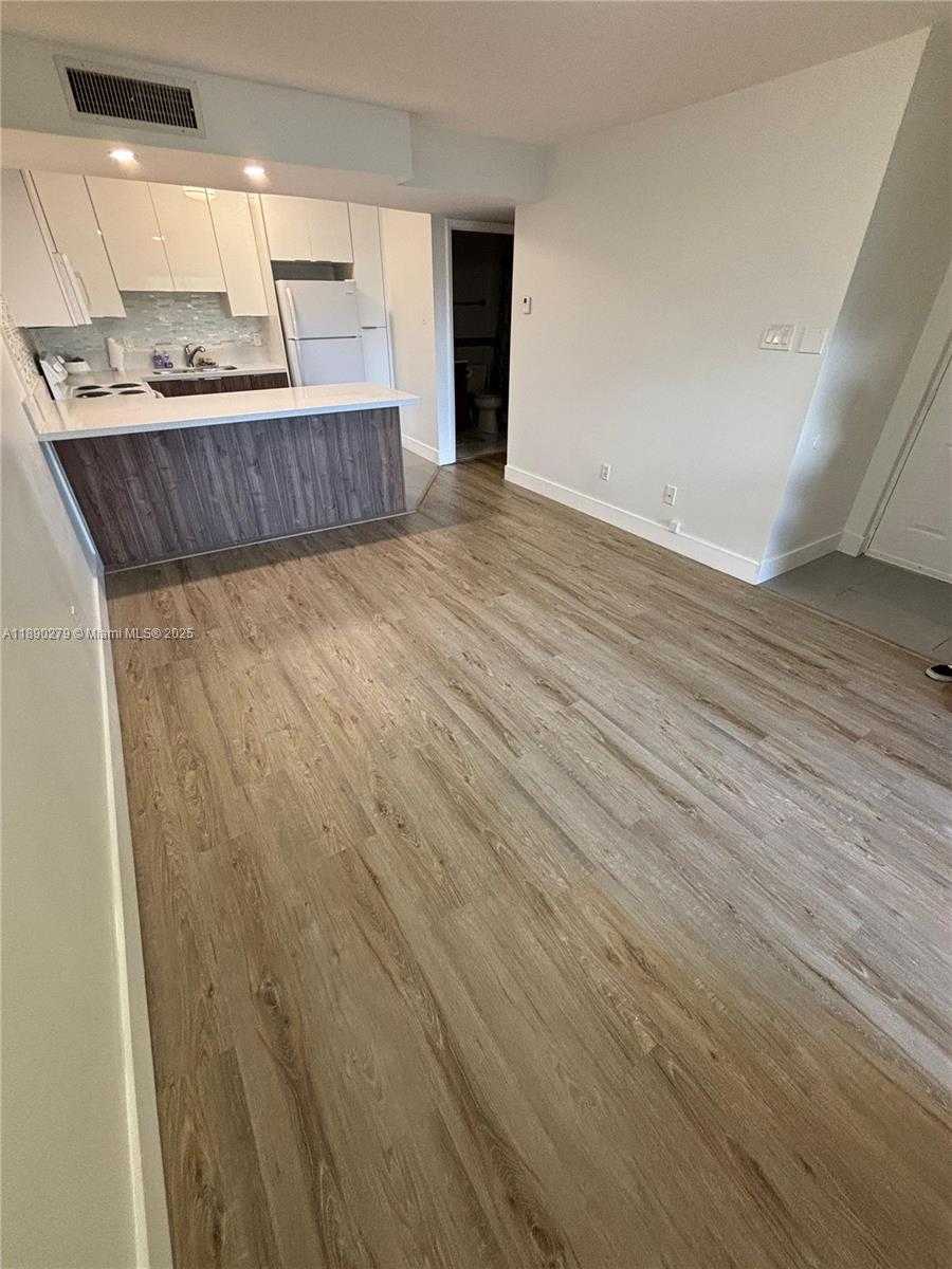 Small Image of 15325 SOUTH WEST 106TH TER #608, Miami Number 3