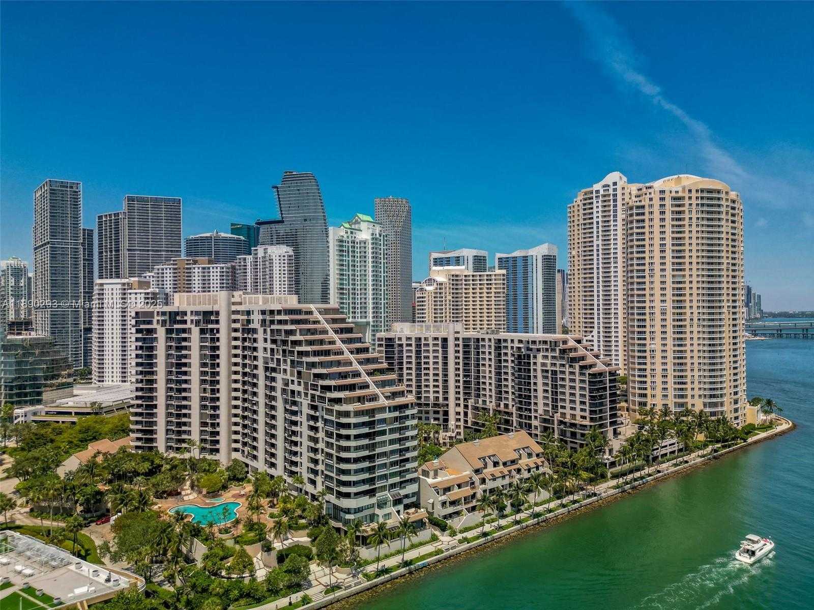 Small Image of 520 BRICKELL KEY DR #UPH-03, Miami Number 23