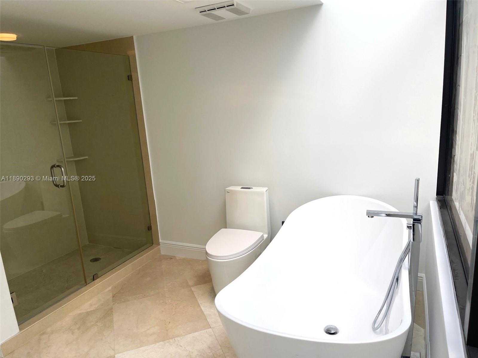 Small Image of 520 BRICKELL KEY DR #UPH-03, Miami Number 35