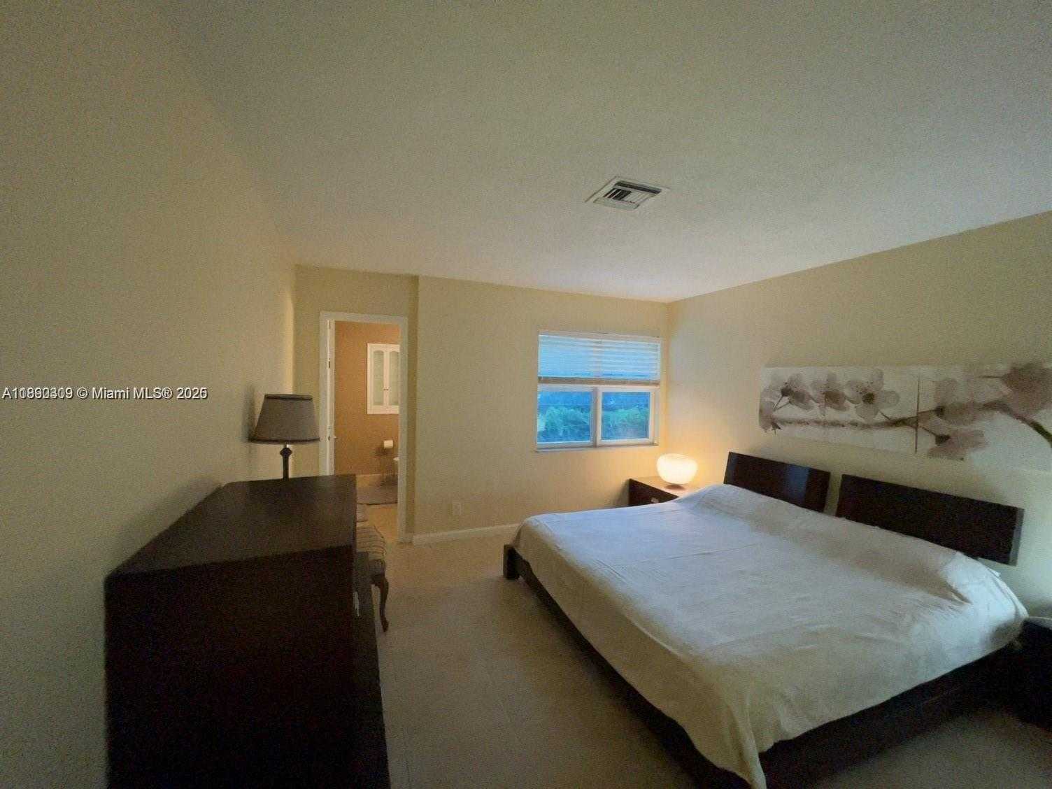 Small Image of 1701 BUCHANAN ST #301, Hollywood Number 3