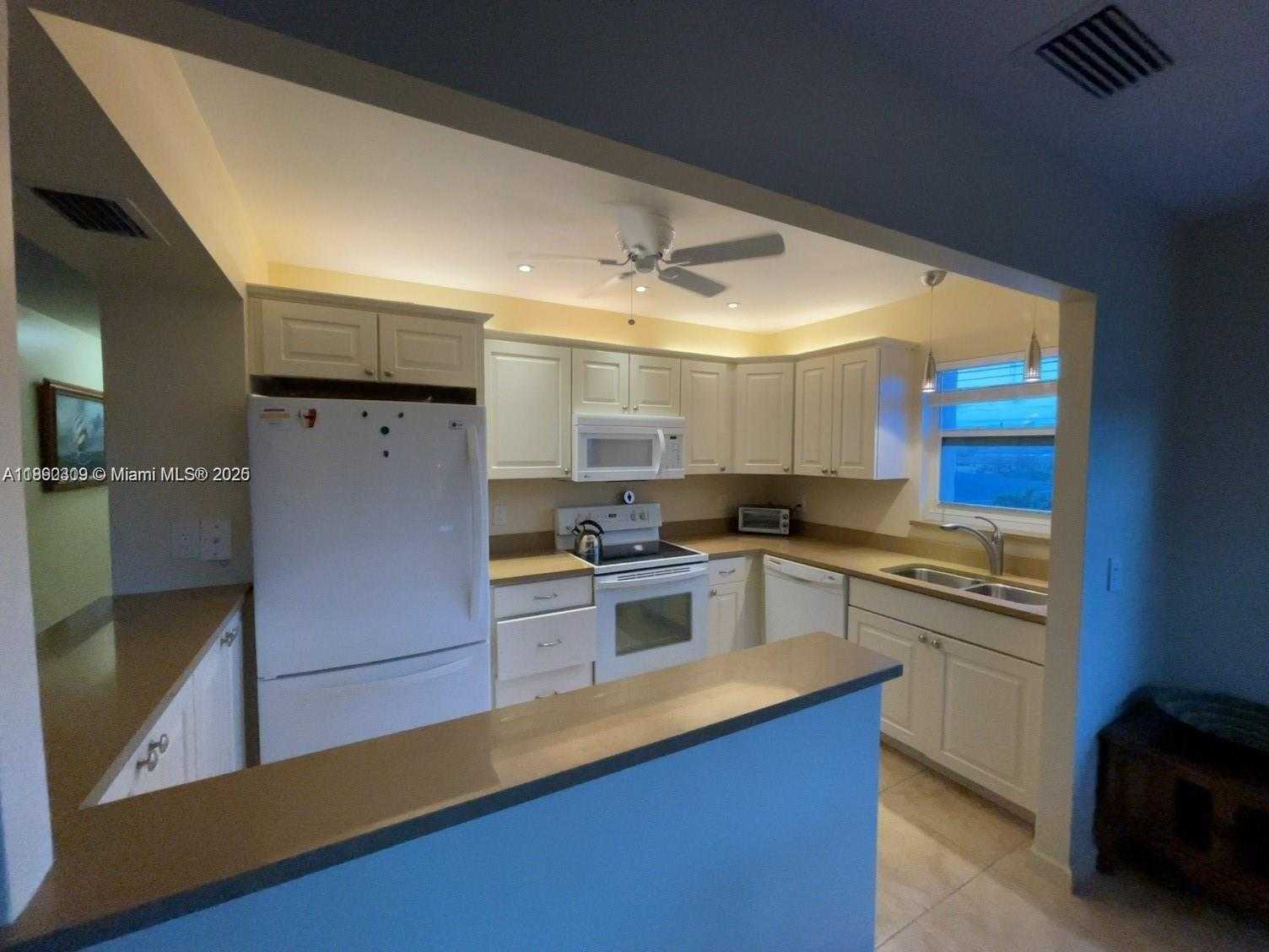 Small Image of 1701 BUCHANAN ST #301, Hollywood Number 4