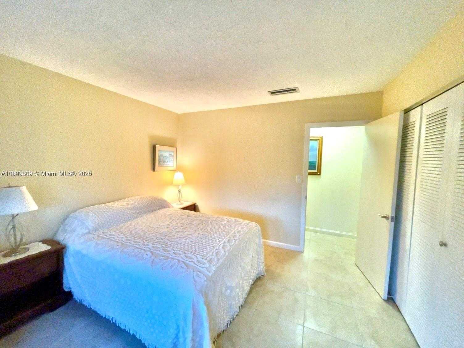 Small Image of 1701 BUCHANAN ST #301, Hollywood Number 9