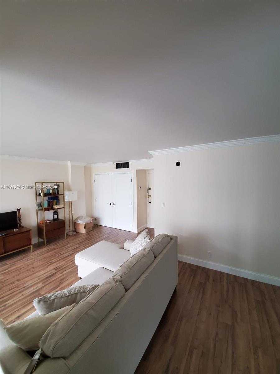 Small Image of 16919 NORTH BAY RD #408, Sunny Isles Beach Number 10