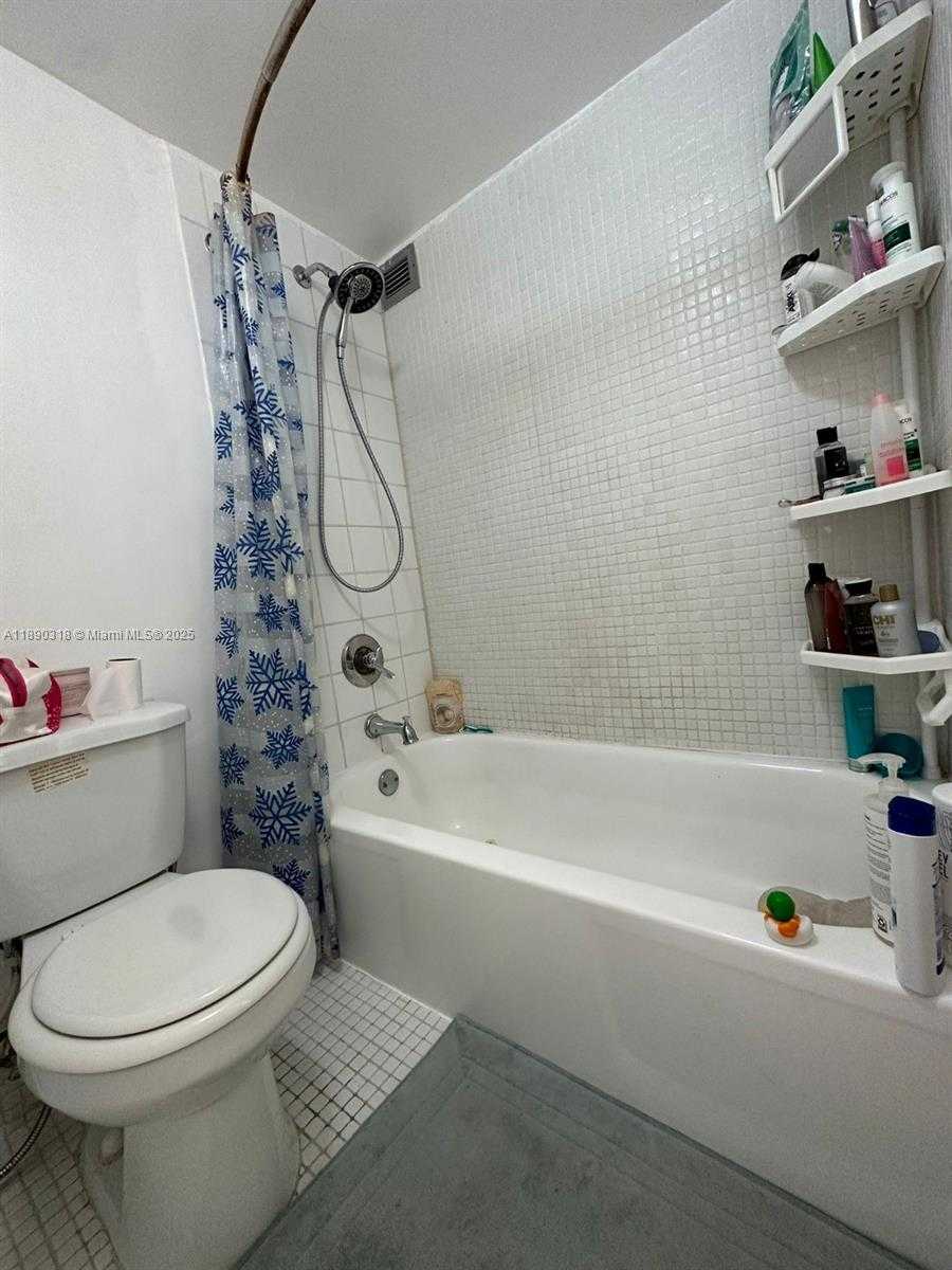 Small Image of 16919 NORTH BAY RD #408, Sunny Isles Beach Number 18