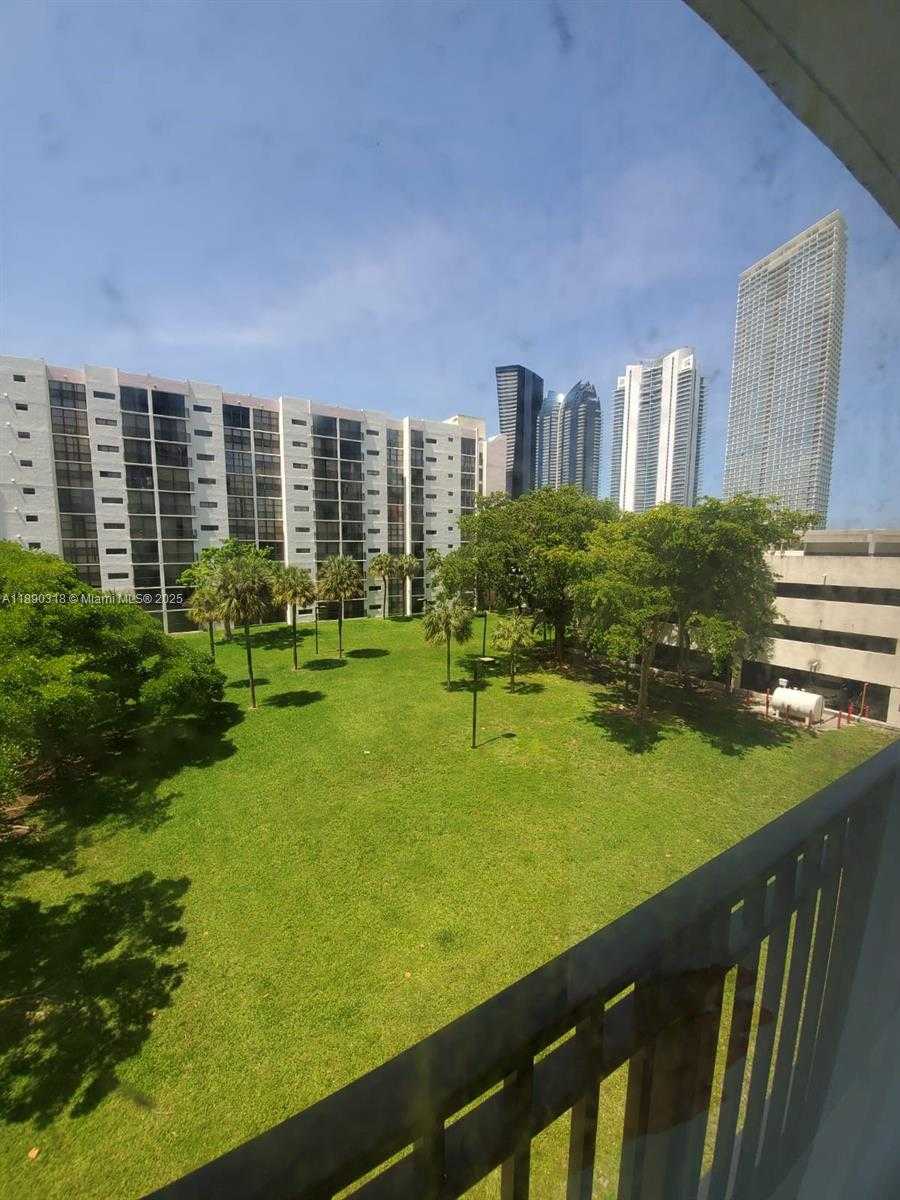 Small Image of 16919 NORTH BAY RD #408, Sunny Isles Beach Number 21