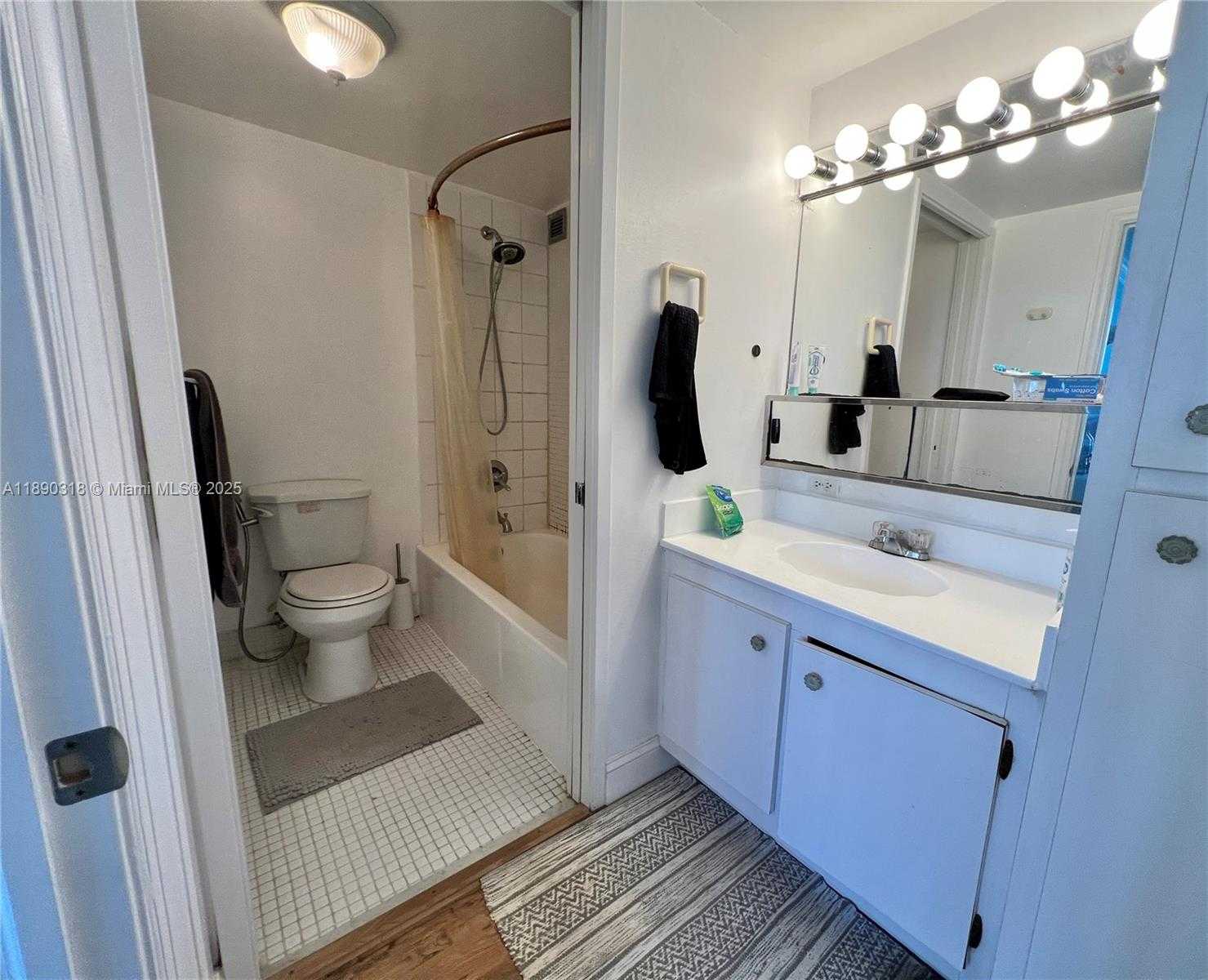 Small Image of 16919 NORTH BAY RD #408, Sunny Isles Beach Number 35