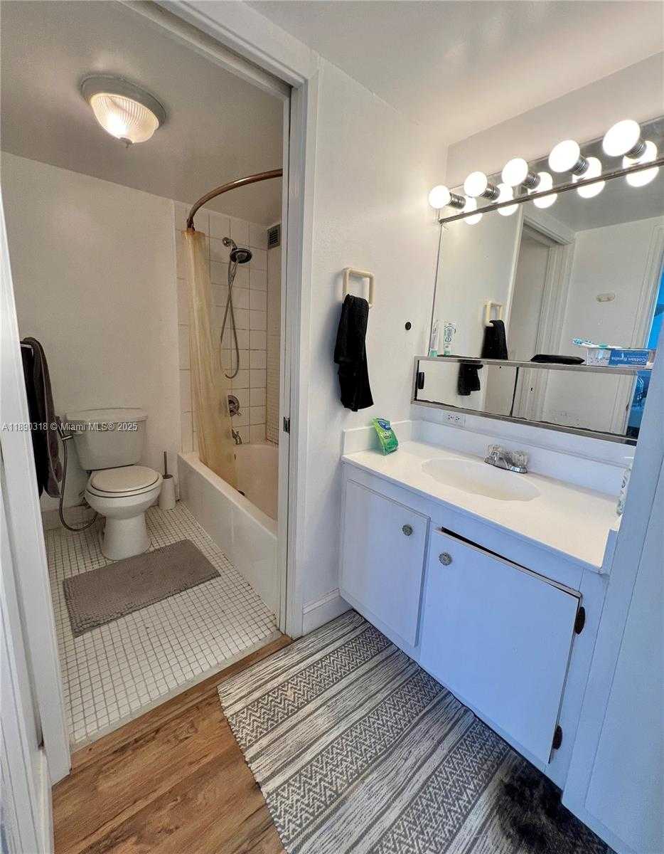 Small Image of 16919 NORTH BAY RD #408, Sunny Isles Beach Number 36